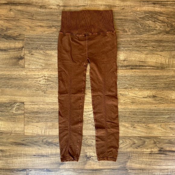 NWOT - FP Movement Good Karma Leggings M/L - Picture 4 of 9